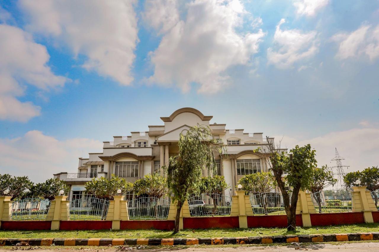 OYO 71042 Sahara Estate Gorakhpur Exterior foto
